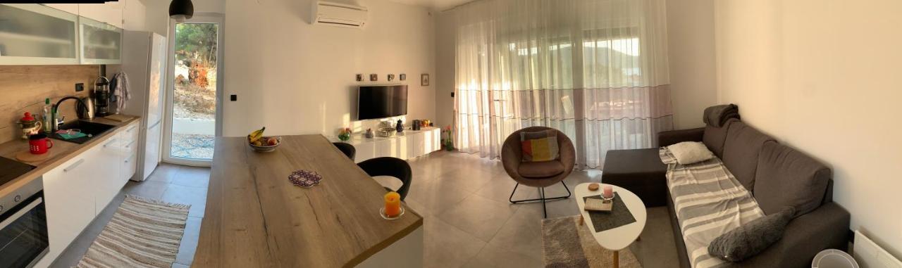 Riodia Seaview Stay Примоштен Экстерьер фото
