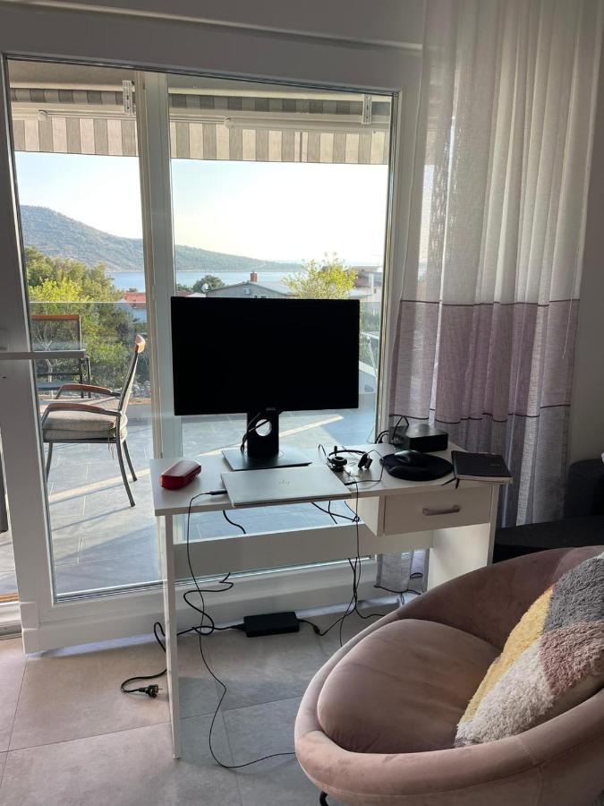 Riodia Seaview Stay Примоштен Экстерьер фото